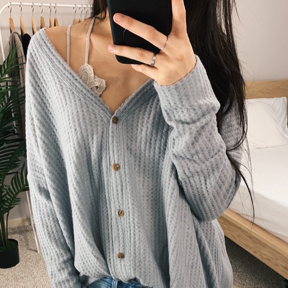 🆕 Vanessa - Gray Oversized Thermal Top - Picture 2 of 7